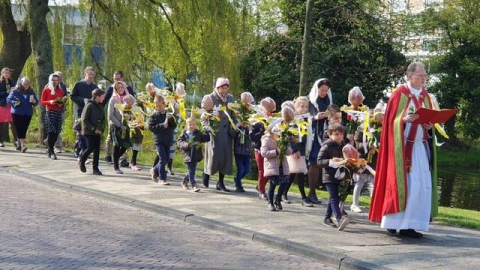 Palmprocessie met de E.K. Kinderen met hun Palmpasenstok